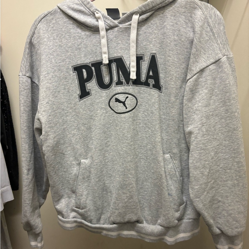 Women’s small vintage PUMA hoodie